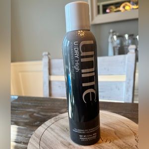 Unite udry volumizing dry shampoo